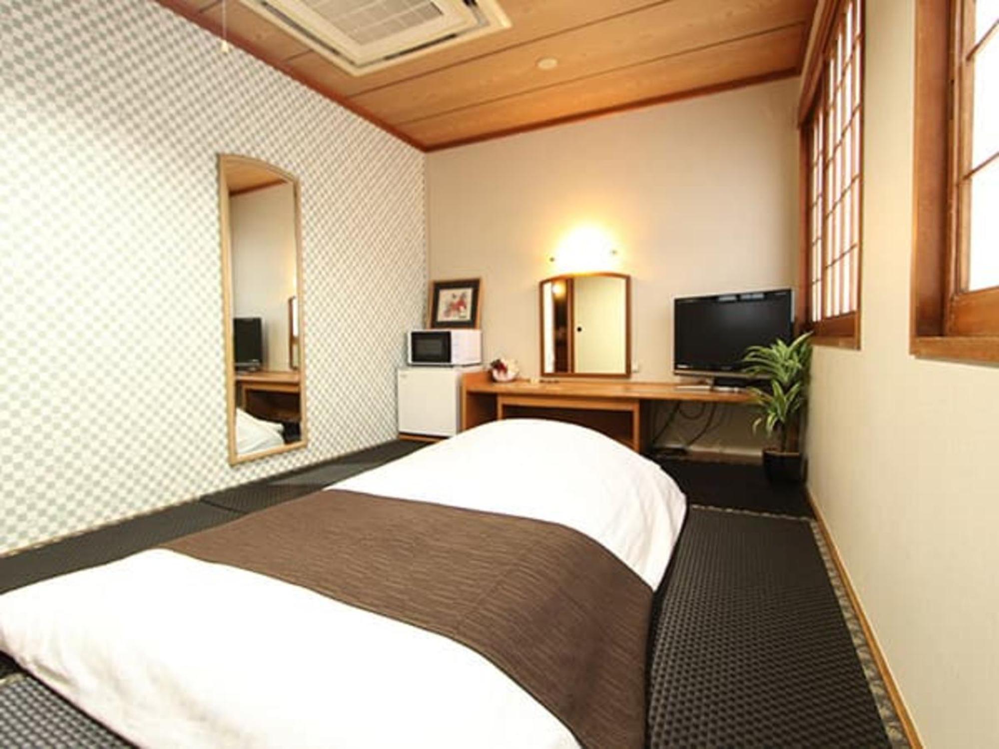 Hotel Livemax Budget Naha Tomarikou Buitenkant foto