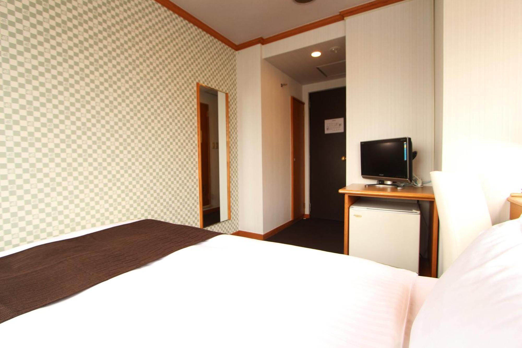 Hotel Livemax Budget Naha Tomarikou Buitenkant foto