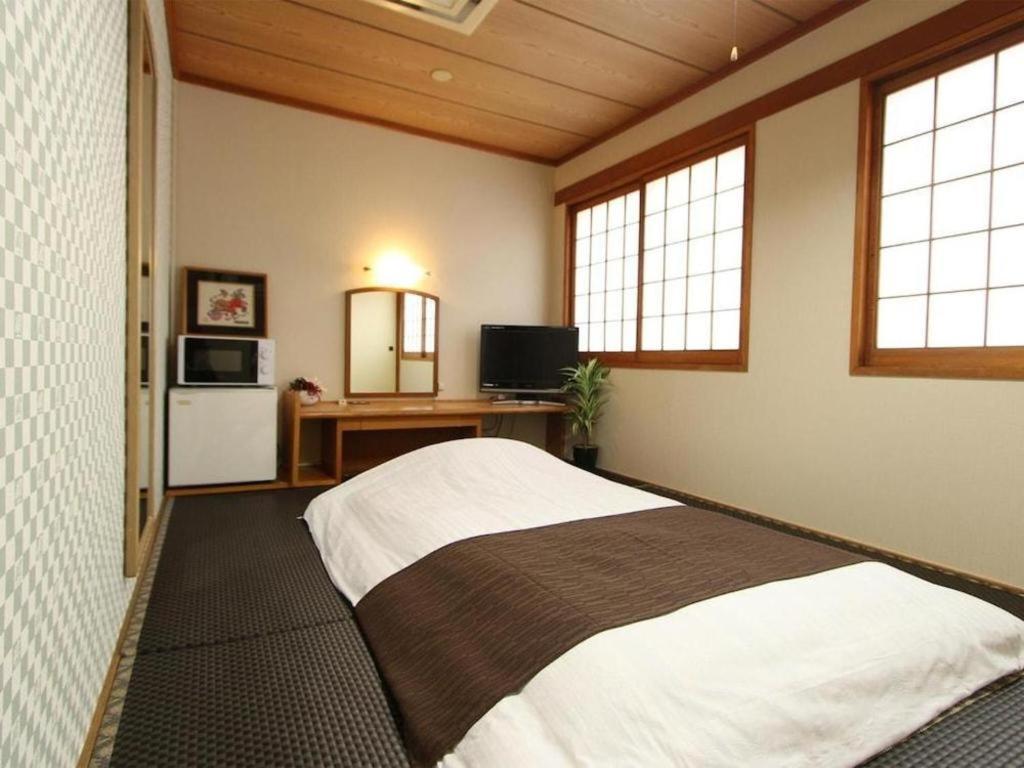 Hotel Livemax Budget Naha Tomarikou Buitenkant foto