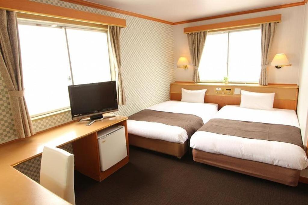 Hotel Livemax Budget Naha Tomarikou Buitenkant foto