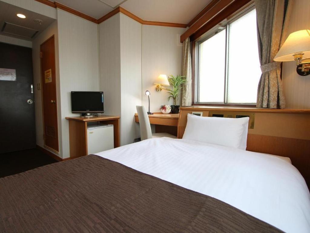 Hotel Livemax Budget Naha Tomarikou Buitenkant foto