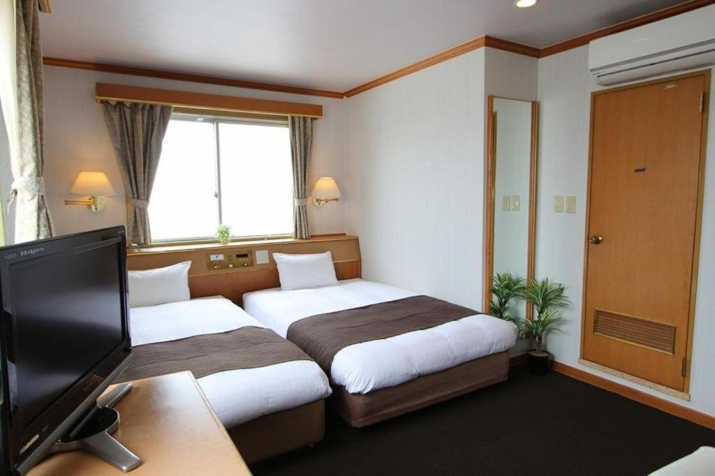 Hotel Livemax Budget Naha Tomarikou Buitenkant foto
