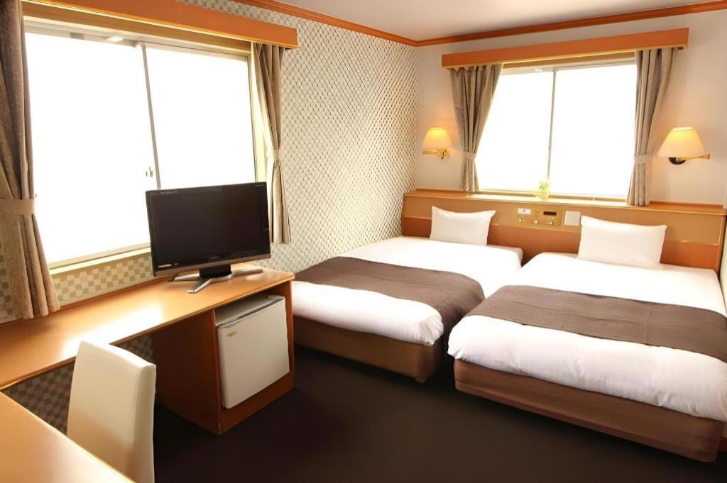 Hotel Livemax Budget Naha Tomarikou Buitenkant foto