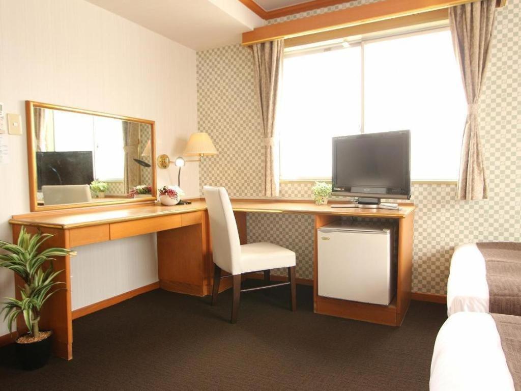 Hotel Livemax Budget Naha Tomarikou Buitenkant foto