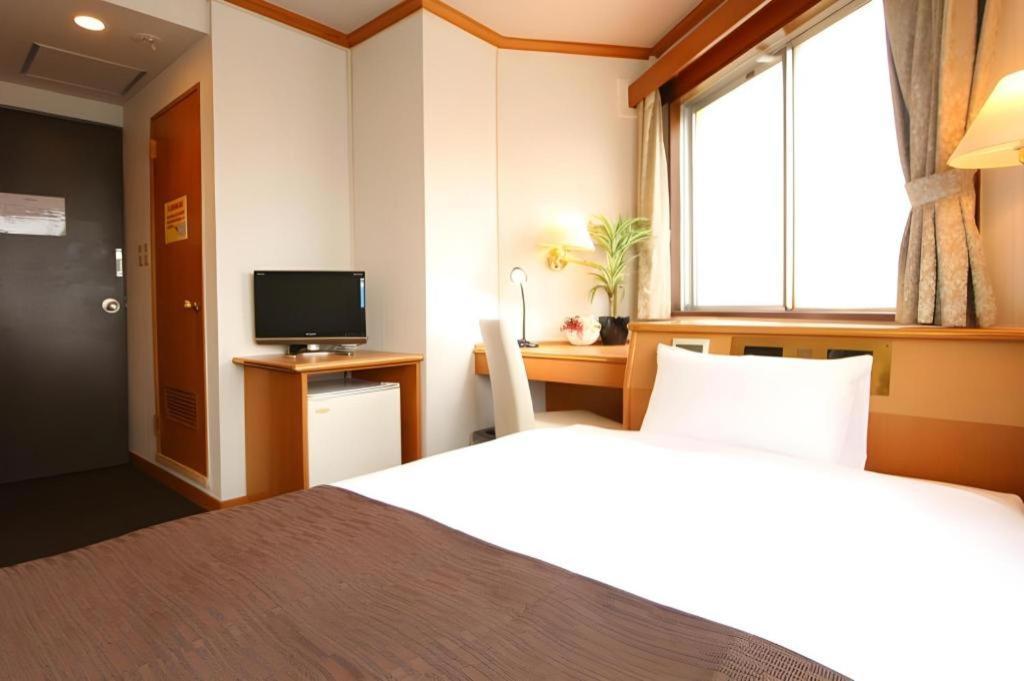 Hotel Livemax Budget Naha Tomarikou Buitenkant foto