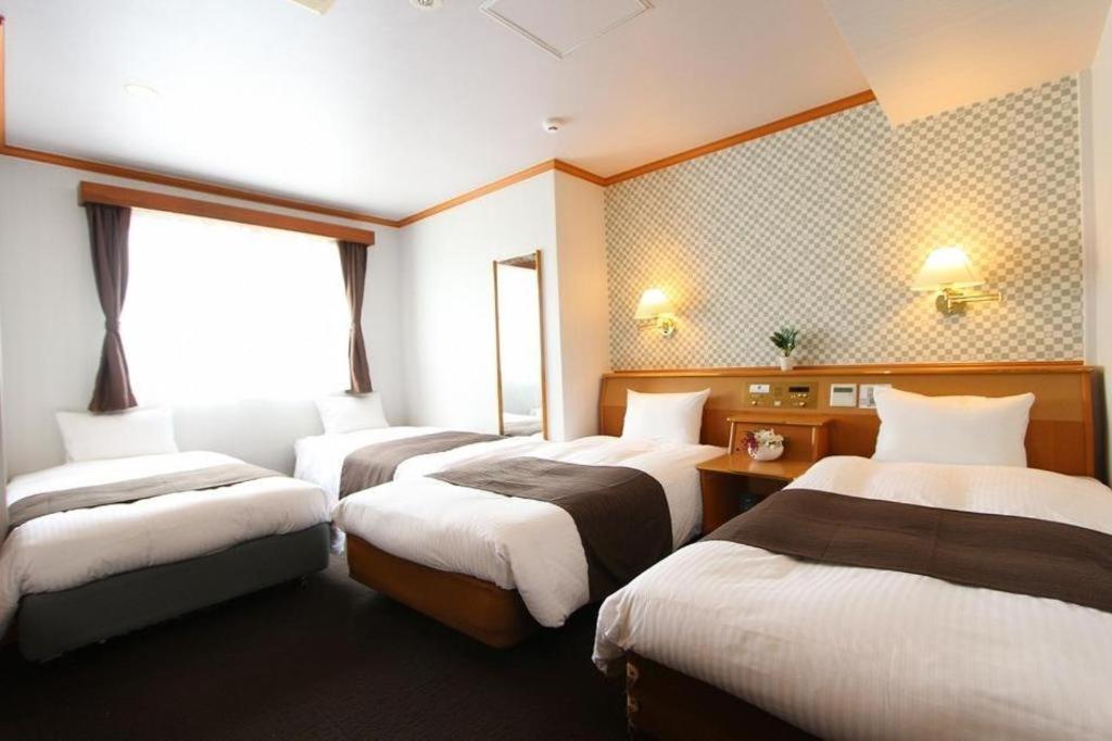 Hotel Livemax Budget Naha Tomarikou Buitenkant foto