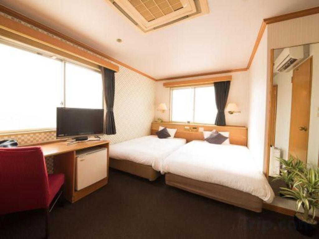 Hotel Livemax Budget Naha Tomarikou Buitenkant foto