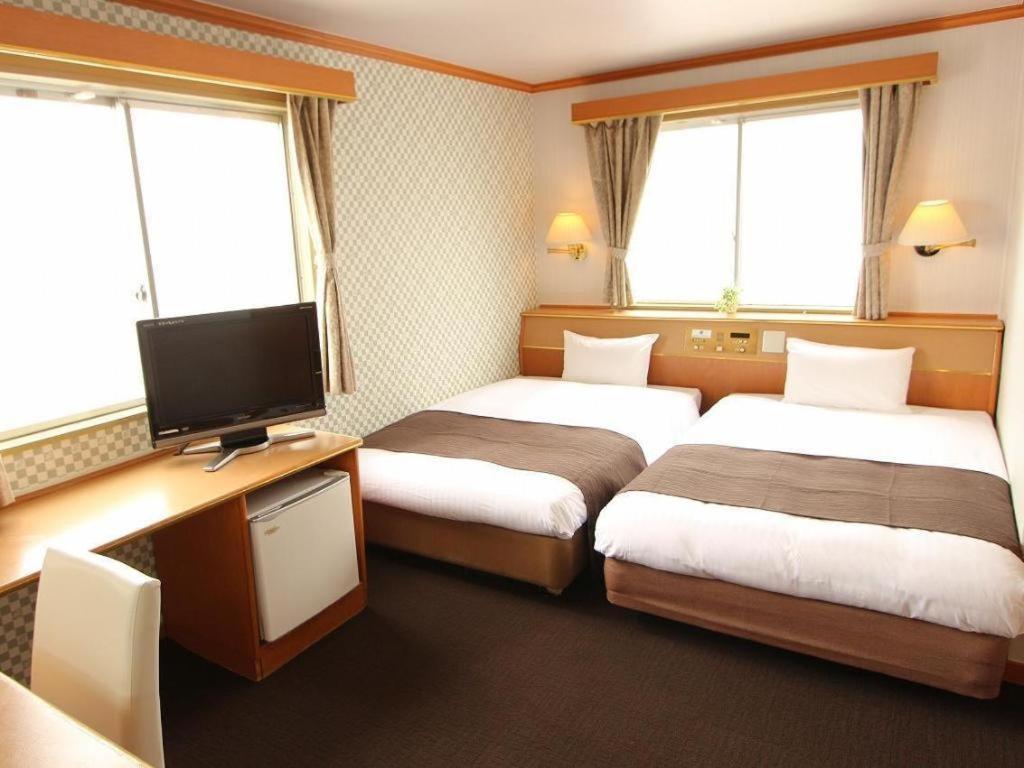 Hotel Livemax Budget Naha Tomarikou Buitenkant foto